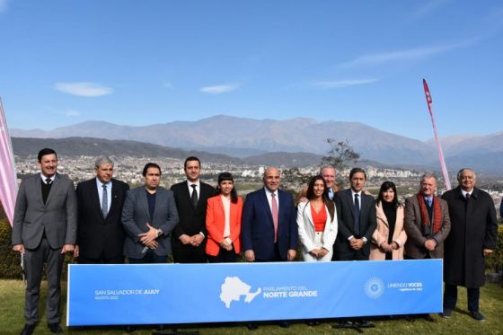 Sesionó por primera vez el Parlamento del Norte Grande