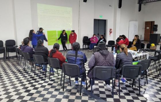 Familias de Capital, Güemes y San Antonio de los Cobres participan en talleres de crianza