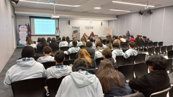 Conversatorio sobre derechos por la semana de las adolescencias