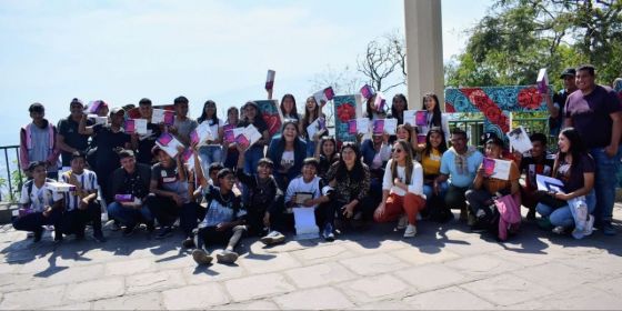 Alumnos de 5to año de Santa Victoria Oeste visitan la ciudad de Salta