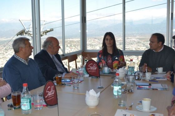 Se reunió la mesa de trabajo conjunto para la puesta en valor y seguridad del cerro San Bernardo