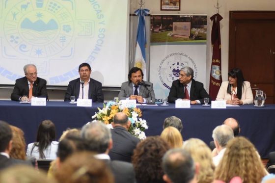 El gobernador Sáenz encabezó la inauguración de las Jornadas de Contabilidad en la UNSa