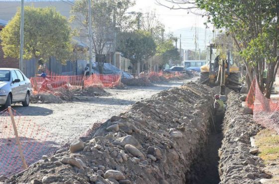 Recambio de cañerías:  la primera etapa de barrio El Huaico está próxima a completarse