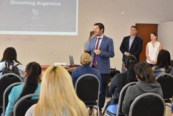 Buscan prevenir el Grooming en Salta