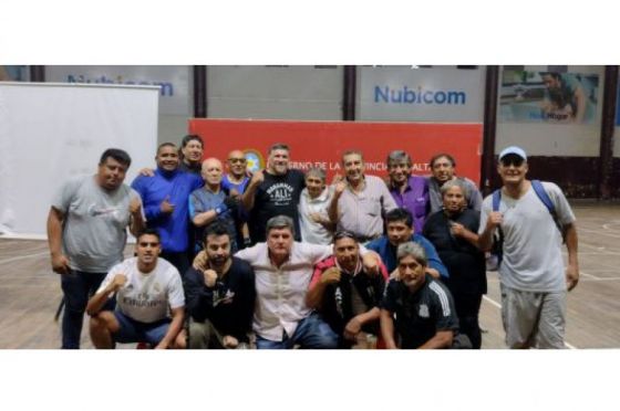 El excampeón mundial Marcelo Domínguez capacitó a entrenadores y técnicos de boxeo