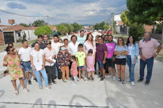 Obras de pavimentación en la Ciudad de Salta beneficiarán a casi 600 familias: Sáenz recorrió las obras