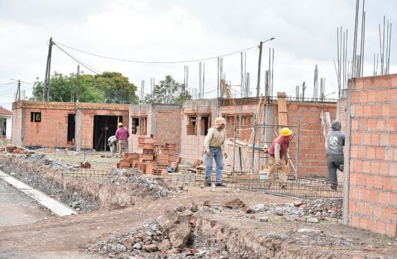 Más de un centenar de viviendas se construyen en Rosario de Lerma