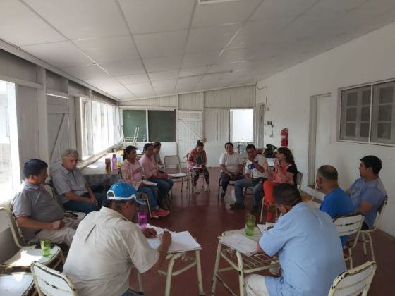 Participación Ciudadana y Producción se reunieron con vecinos de Los Naranjos afectados por la crecida del Río Blanco