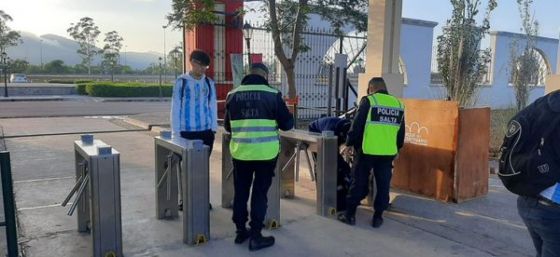 Más de 200 policías brindarán cobertura de seguridad en puntos de aliento a la Selección Argentina