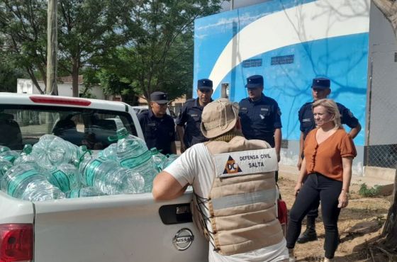 Seguridad trabaja en el operativo de abastecimiento de agua en el norte provincial