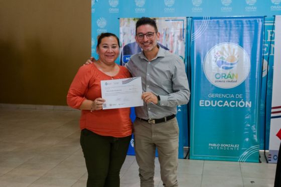 Orán: La UPATecO entregó certificados de los cursos universitarios de construcción y pintura de obras 