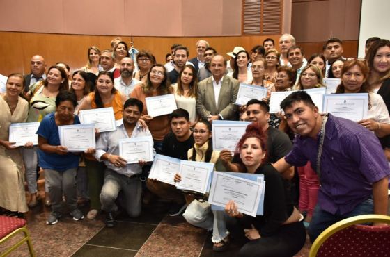 Culminando el año, recibieron su personería jurídica unas 50 organizaciones de la sociedad civil