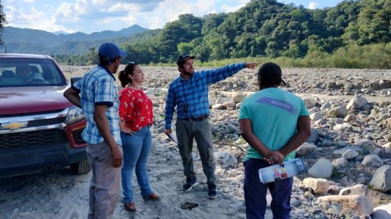 Participación Ciudadana y Recursos Hídricos trabajan en las defensas de los ríos Blanco y San Andrés, en el norte provincial