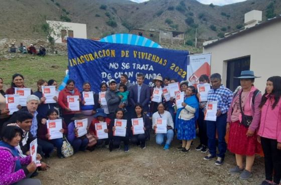 Entrega de casas y soluciones habitacionales en Santa Victoria Oeste con fondos del IPV