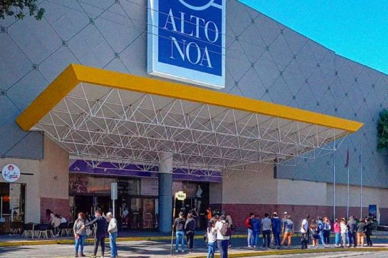 Hasta el jueves funcionará un puesto de vacunación en el Alto Noa Shopping