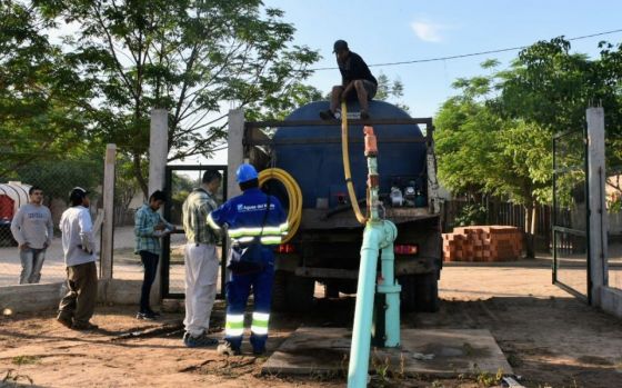 Emergencia Hídrica: Continúa la entrega  de agua en comunidades originarias de Tartagal y General Mosconi