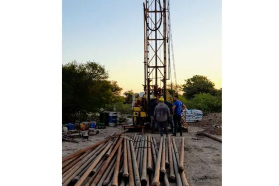 En El Islay arrancó la construcción de un pozo de agua