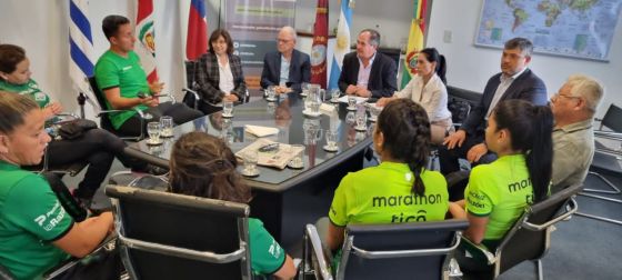 El seleccionado de fútbol femenino de Bolivia desarrolla actividades en Salta