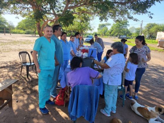 Profesionales de Joaquín V. González realizaron un operativo sanitario en El Ceibalito y en Coronel Olleros