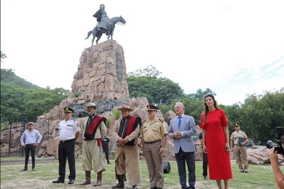 Conmemoraron el 238° aniversario del nacimiento de Güemes