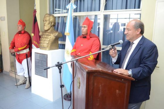 En el día de su natalicio, se inauguró un busto del general Güemes en la sede de UPCN