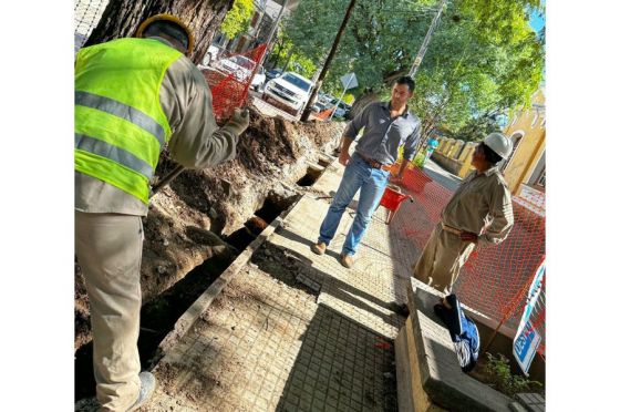 El Gobierno ejecuta la obra de recambio de cañerías de agua en el micro y macrocentro