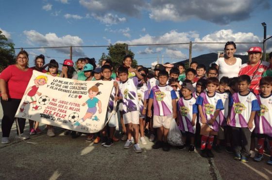 Campeones del torneo Cebollitas recibieron sus premios en la zona Este de la ciudad de Salta