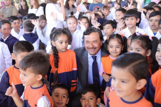 Más de 470 mil alumnos iniciaron hoy las clases en Salta: Sáenz abrió el ciclo lectivo 2023