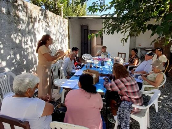 Derechos Humanos trabaja junto a adultos mayores en Campo Quijano