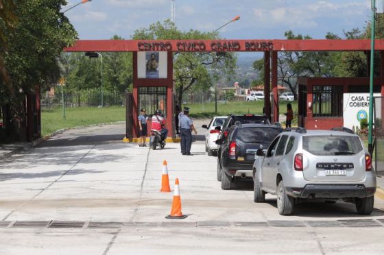 Fue habilitado el ingreso de autos por la entrada principal del Centro Cívico Grand Bourg