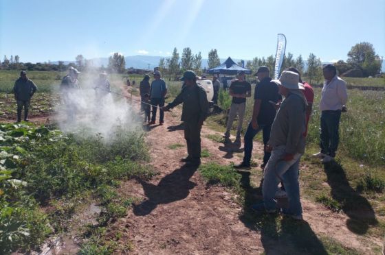 Pequeños productores del Valle Calchaquí se capacitaron en manejo de maquinarias livianas