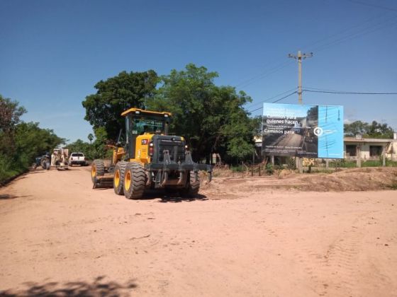 Mantenimiento y reparación de caminos rurales de Colonia Santa Rosa