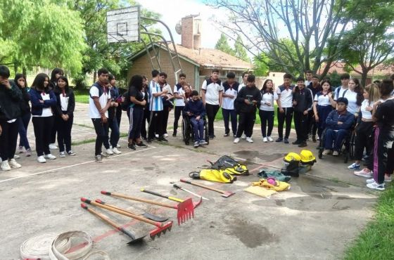 Estudiantes de Castañares participaron de una jornada de concientización sobre incendios forestales