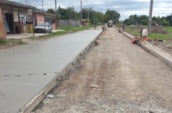 Realizan obra de pavimentación en el barrio San Rafael de San Lorenzo