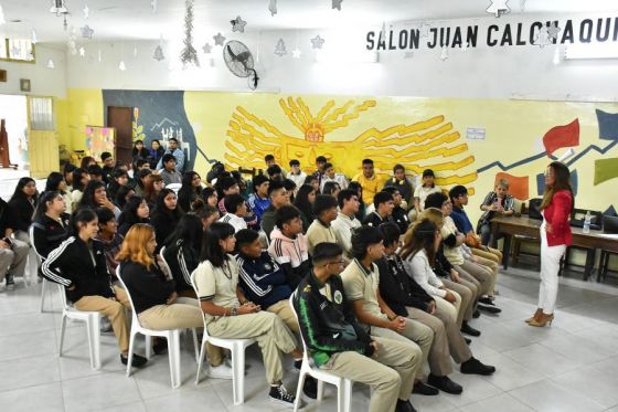 Derechos Humanos realiza encuentros formativos en derechos políticos con jóvenes estudiantes