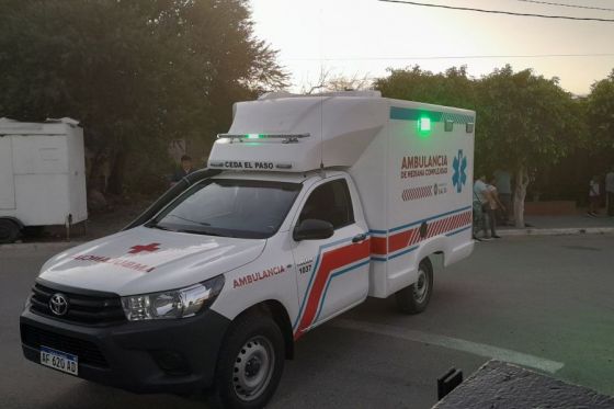 El Ministro de Salud entregó una ambulancia en El Bordo