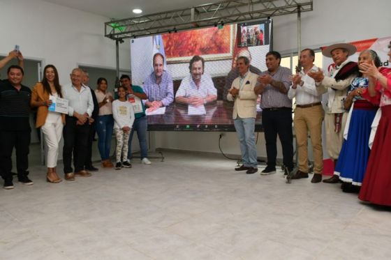 Tartagal: Sáenz y Magiotti inauguraron el primer complejo habitacional para adultos mayores de Salta y el segundo del país