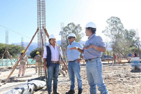 El gobernador Sáenz supervisó en Cafayate dos importantes obras en las que se invierten alrededor de $950 millones