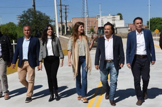 Sáenz y el ministro Katopodis recorrieron la obra del nuevo puente sobre el río Arenales y la casona de Güemes en Finca El Carmen