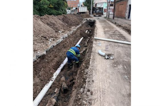 Aguas del Norte sumó 90 nuevos metros de recambio de cañerías de cloaca en calle Coronel Vidt