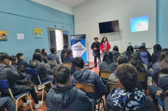 Estudiantes de Vaqueros participaron de un taller de prevención de consumo problemático de sustancias psicoativas