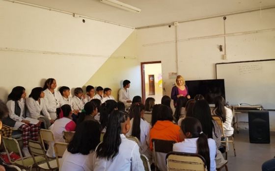 Se brindan talleres preventivos a estudiantes de El Carril