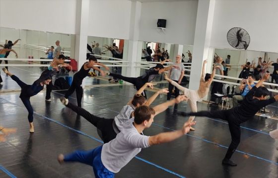 El maestro Alejandro Cervera acompaña los ensayos del Ballet Provincial