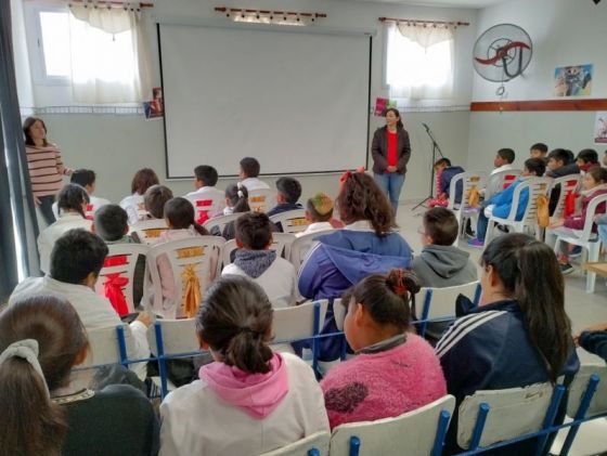 Comunidades educativas producen estrategias para la prevención de grooming con enfoque en derechos