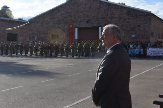 El vicegobernador Marocco asistió a la ceremonia por los 213 años de la creación del Ejército Argentino