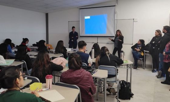 Presentan la Secretaría de Primera Infancia, Niñez y Familia a estudiantes de Trabajo Social de la UCASAL