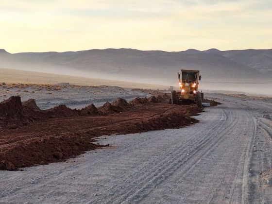 Ejecutan obras de mantenimiento para optimizar el estado de la ruta nacional 51