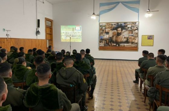 La Comisión del Bicentenario capacitó a miembros de Gendarmería Nacional de la ciudad de Mercedes