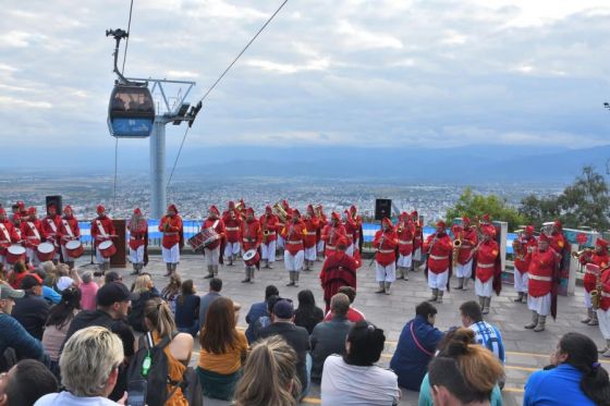 Teleférico San Bernardo rinde homenaje a Güemes