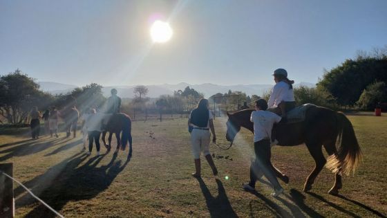 Niñas y niños sin cuidados parentales participaron de una jornada de equitación, música y recreación